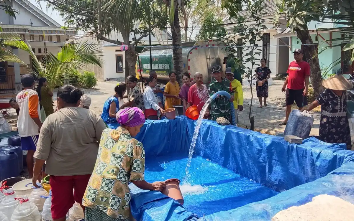 Dalam Waktu Sepekan, Kodim Bojonegoro Salurkan 800 Ribu Liter Air Bersih ke Warga di 34 Desa Terdampak Kekeringan