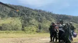 Akses Darat Terhambat, Pangkoops TNI Habema Perintahkan Evakuasi Udara Ibu Sinta dari Mbua