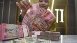 Analisis Tren Nilai Tukar Rupiah dan Faktor yang Mempengaruhi Analisis Tren Nilai Tukar Rupiah dan Faktor yang Mempengaruhi