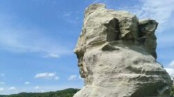 Keindahan Pantai Klayar: Seruling Samudra dan Batu Karang Sphinx di Pacitan