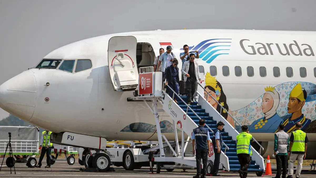 Insiden Pesawat Garuda Jakarta-Makassar: Pecah Ban Saat Mendarat
