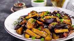 Cara Memasak Oseng Terong Bawang yang Praktis Cara Memasak Oseng Terong Bawang yang Praktis