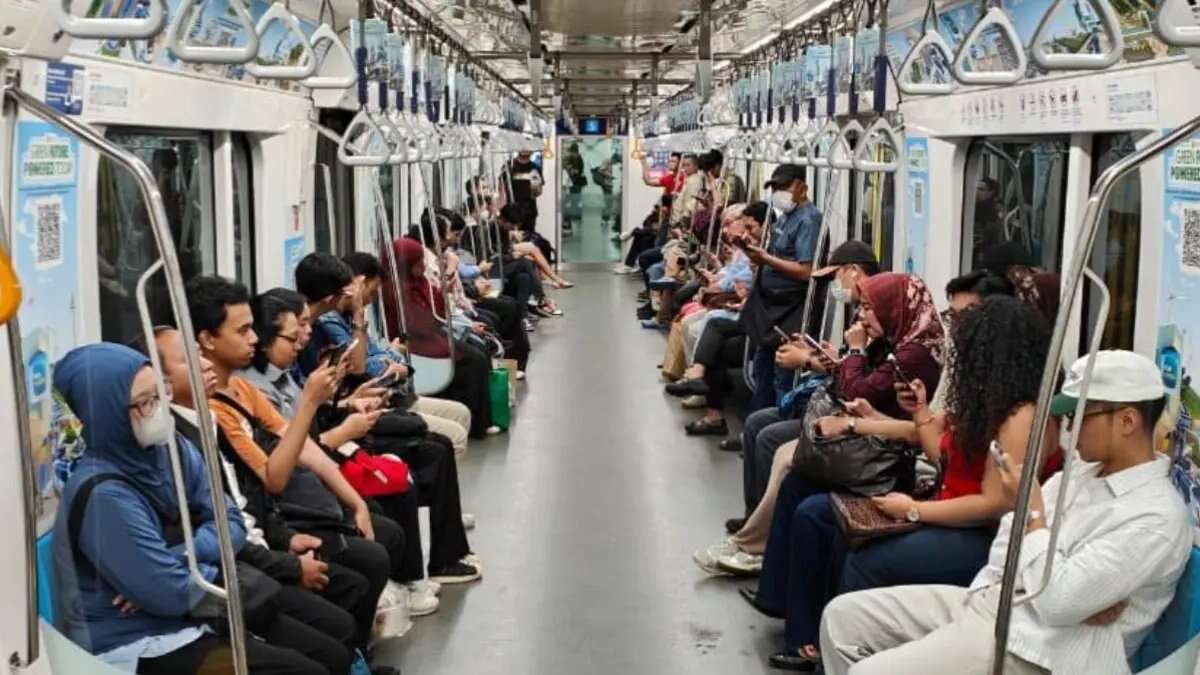 Kondisi MRT Jakarta Saat Abu Vulkanik Dari Anak Krakatau