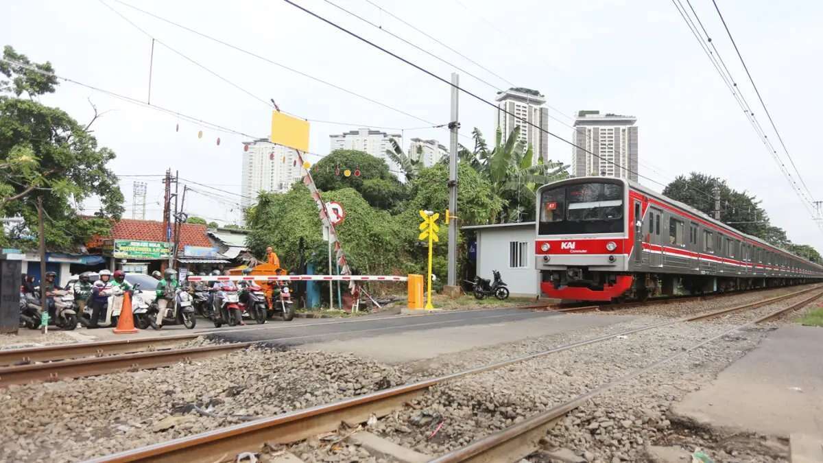 Erupsi Anak Krakatau dan Layanan Commuter Line Merak-Basoetta
