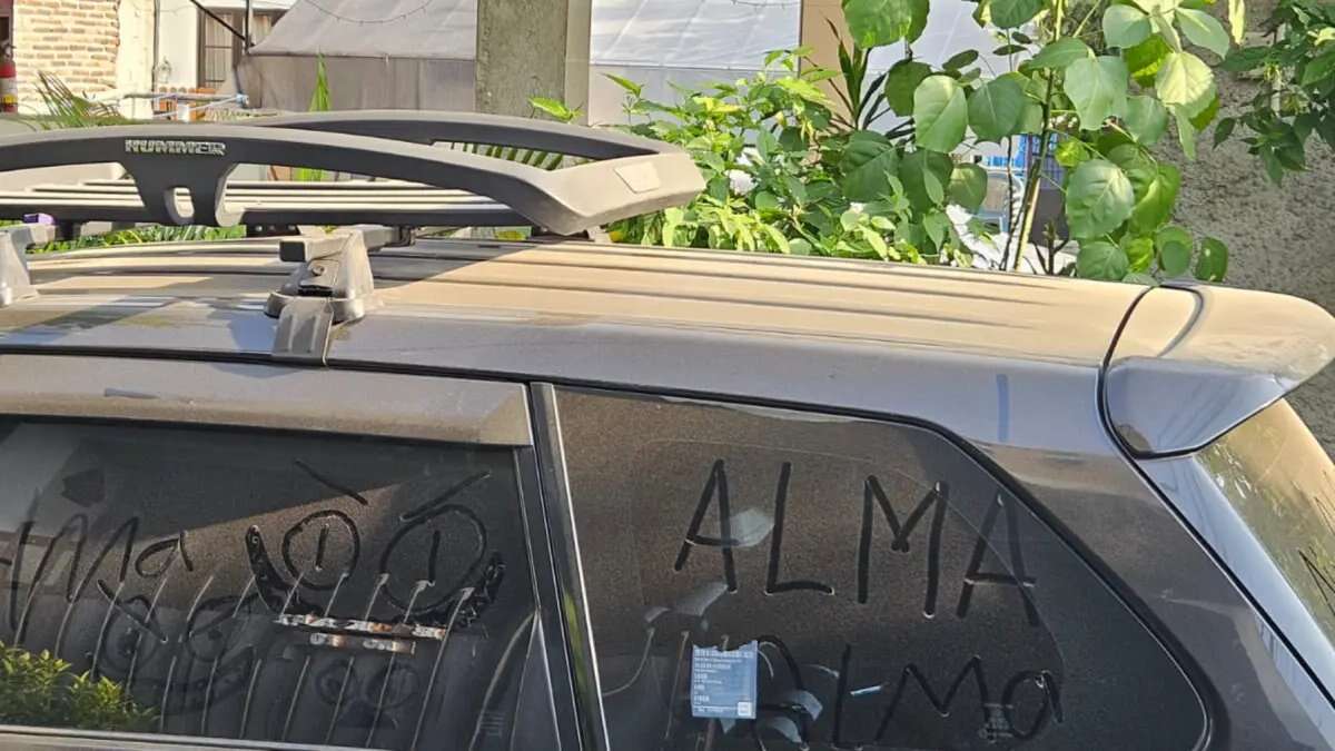 Langkah Aman untuk Membersihkan Mobil dari Abu Vulkanik