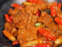 Resep Sambal Krecek Empuk dengan Santan