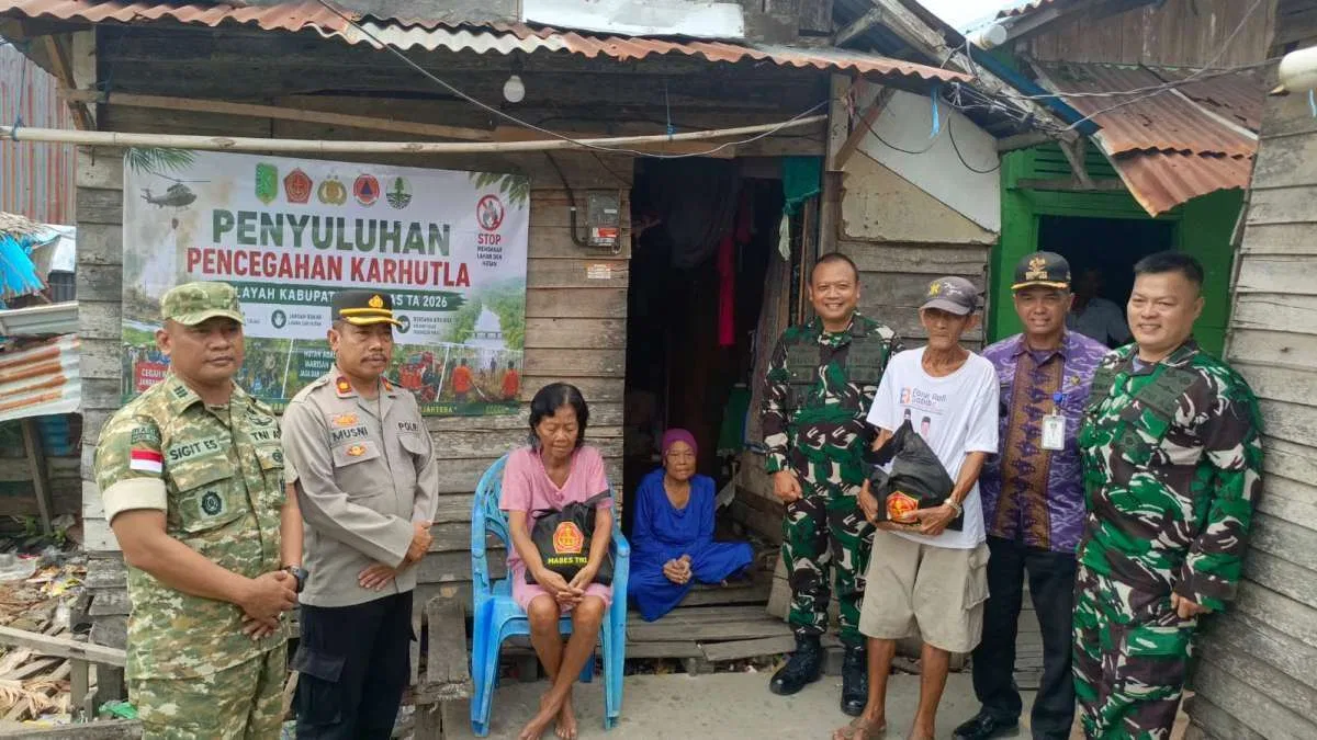Bantuan TNI dan Pencegahan Karhutla di Sambas Bantuan TNI dan Pencegahan Karhutla di Sambas