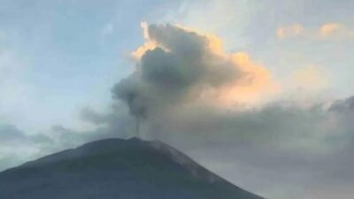 Ancaman Abu Vulkanik Gunung Lewotolok Terhadap Penerbangan di NTT