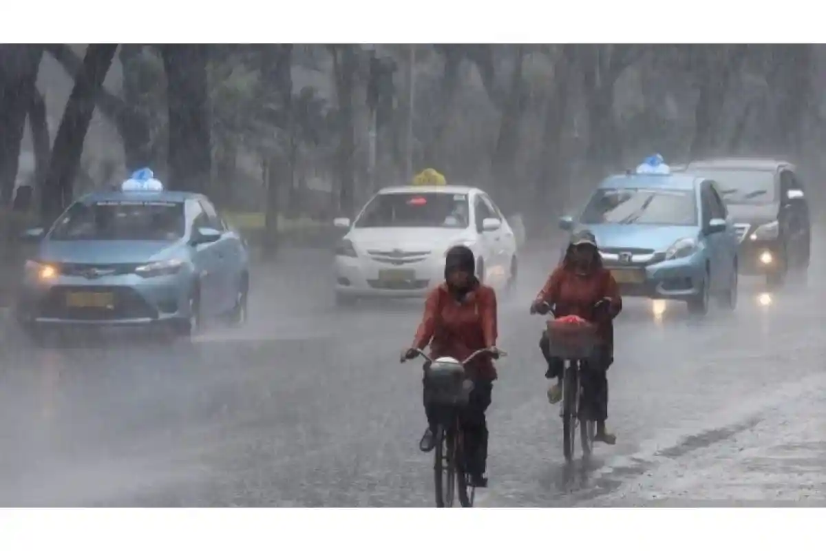 Cuaca Hari Ini: Hujan Ringan hingga Petir Menghampiri Beberapa Kota di Indonesia
