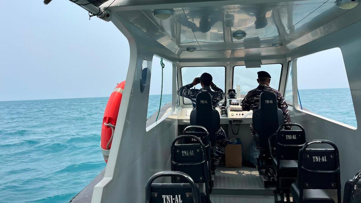 Pencarian Lima Jurnalis Hilang di Selat Sunda