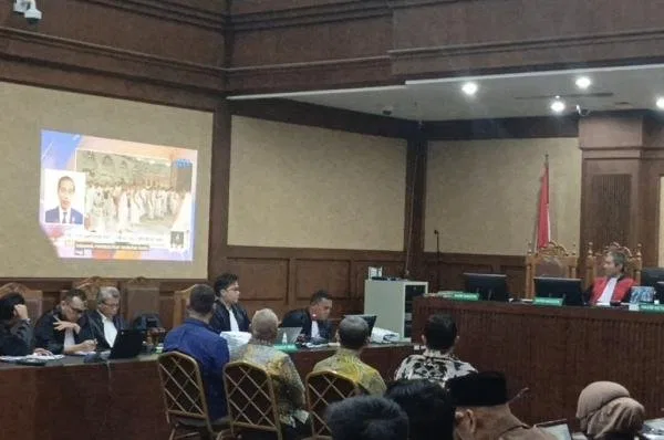 Tuntutan Kubu Gus Alex untuk Jokowi Hadir di Sidang Korupsi Haji