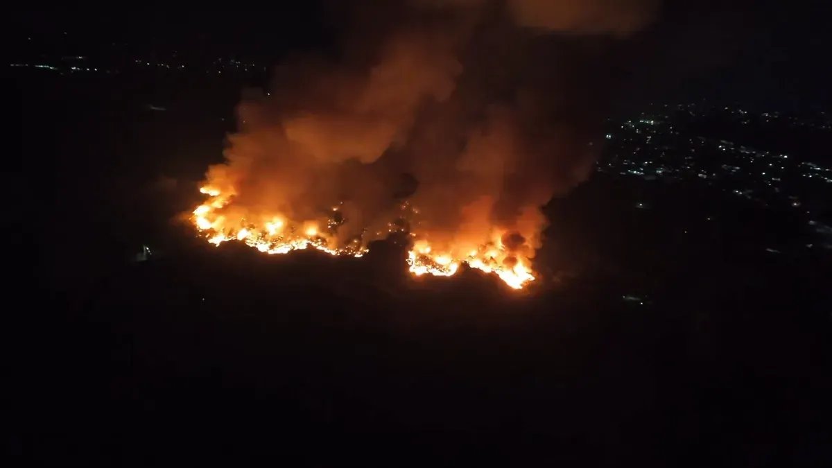 Kebakaran Besar Melanda Tempat Pembuangan Akhir Galuga di Bogor