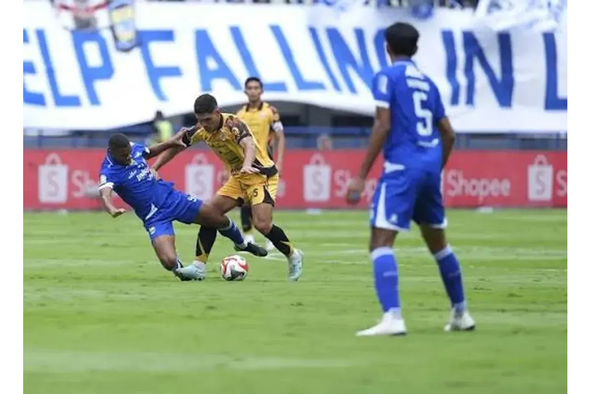 Pertandingan Seru Persija vs Persib di Gelora Bung Karno