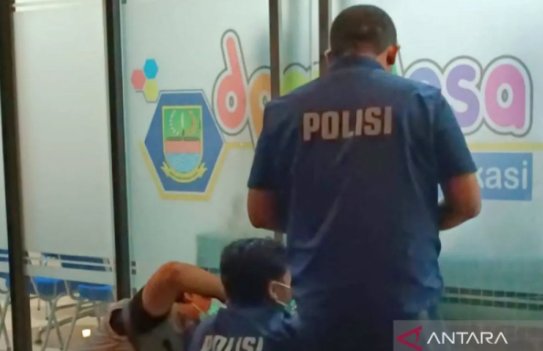 Aksi Penutupan Kantor Dinas Akibat Ketidakpuasan Hasil Seleksi Calon Kades