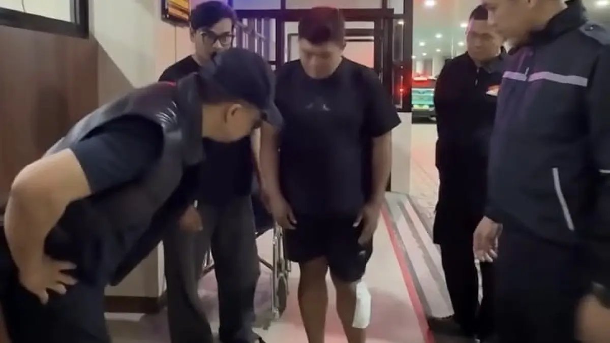 Aksi Kejar-Mengejar Polisi Terhadap Pelaku Curanmor di Surabaya dan Bangkalan Aksi Kejar-Mengejar Polisi Terhadap Pelaku Curanmor di Surabaya dan Bangkalan