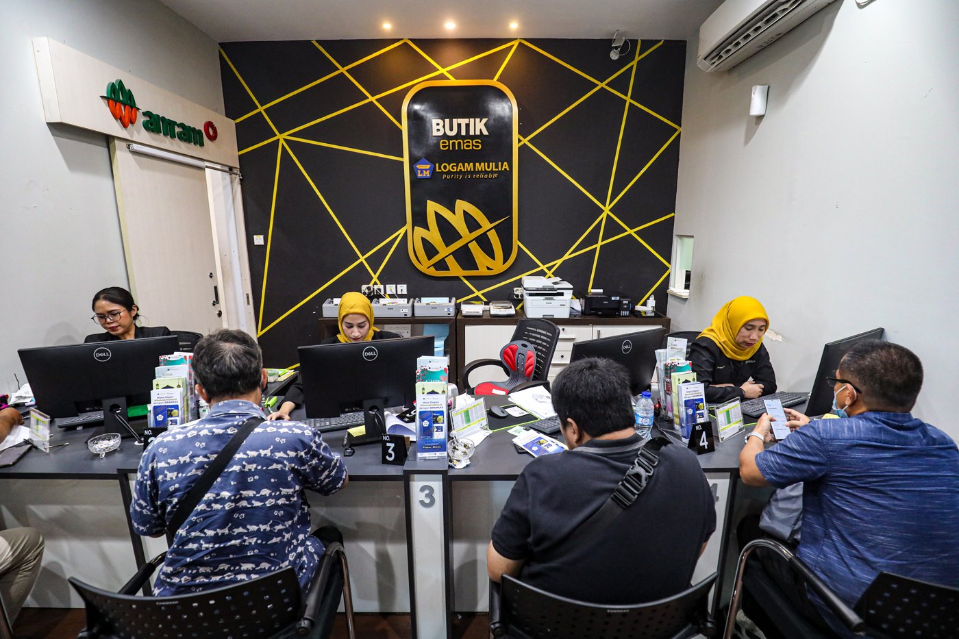 Evolusi Harga Emas Antam dan Galeri24 Hari Ini
