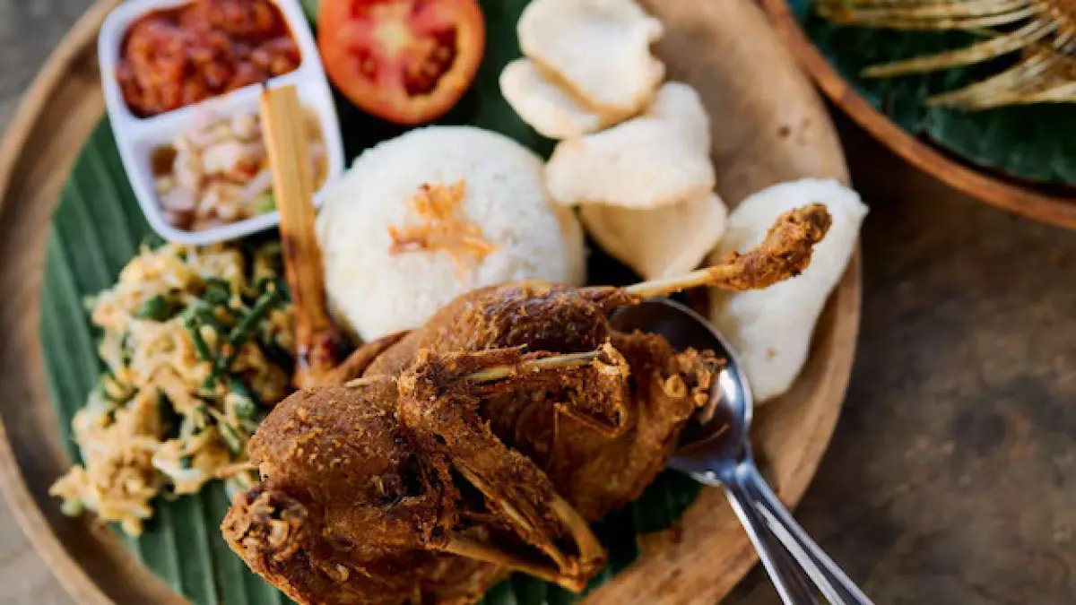 Surabaya dan Nasi Bebek: Pilihan Kuliner yang Menggugah Selera Surabaya dan Nasi Bebek: Pilihan Kuliner yang Menggugah Selera
