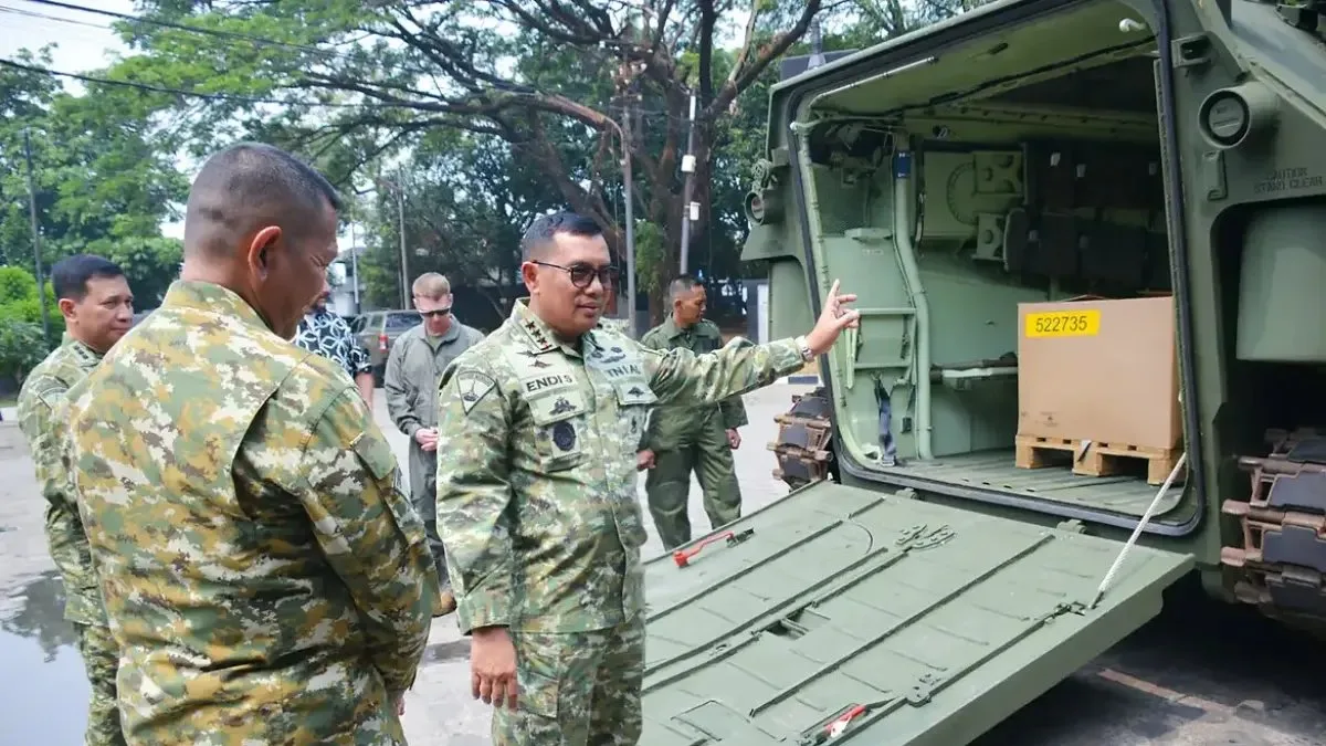 Penguatan Alutsista Korps Marinir Indonesia dengan Kedatangan AAV Penguatan Alutsista Korps Marinir Indonesia dengan Kedatangan AAV