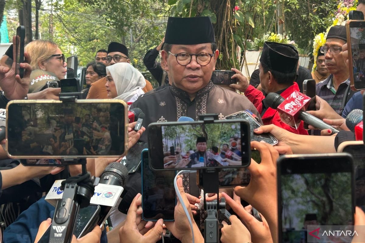 Kedatangan Megawati ke Rumah Duka Guruh Soekarnoputra Kedatangan Megawati ke Rumah Duka Guruh Soekarnoputra