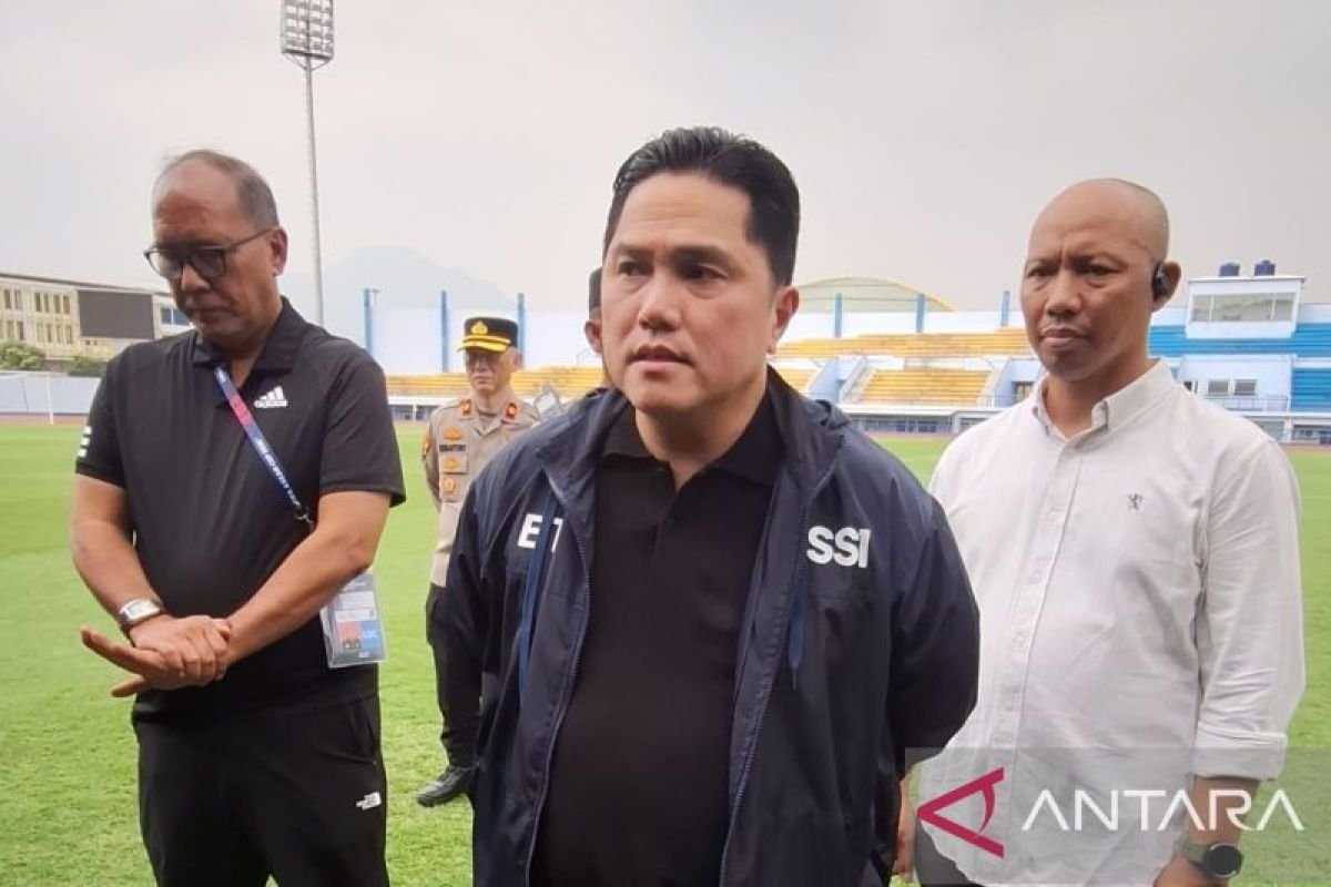 Pemulihan Lapangan Sidolig Bandung untuk Kejuaraan Sepak Bola