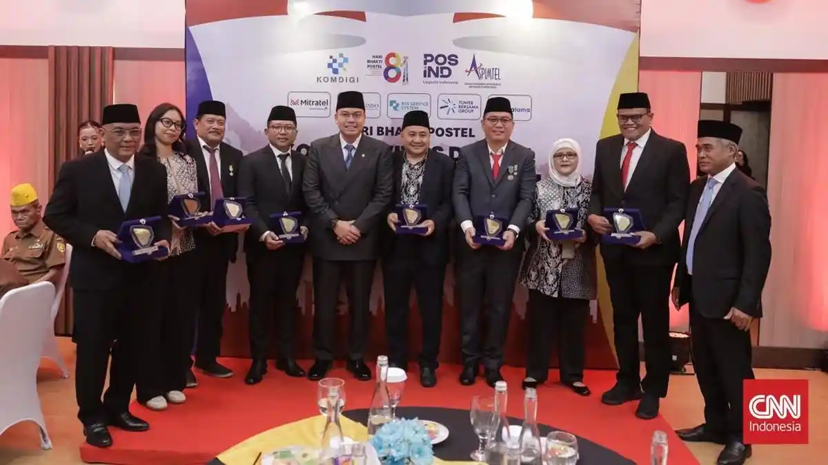 Penghargaan untuk Kontribusi dalam Industri Telekomunikasi Penghargaan untuk Kontribusi dalam Industri Telekomunikasi