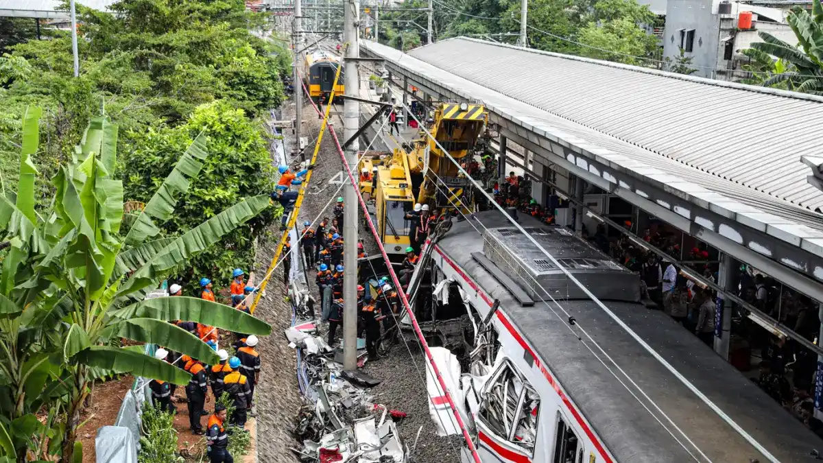Kecelakaan Kereta di Bekasi: Masinis Jadi Tersangka