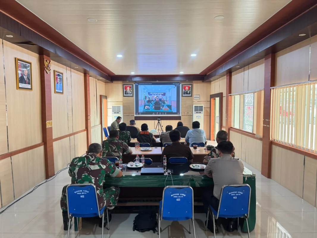 Dandim 1008/Tabalong Bersama Forkopimda Ikuti Vicon Pangdam, Bahas Penanganan Karhutla