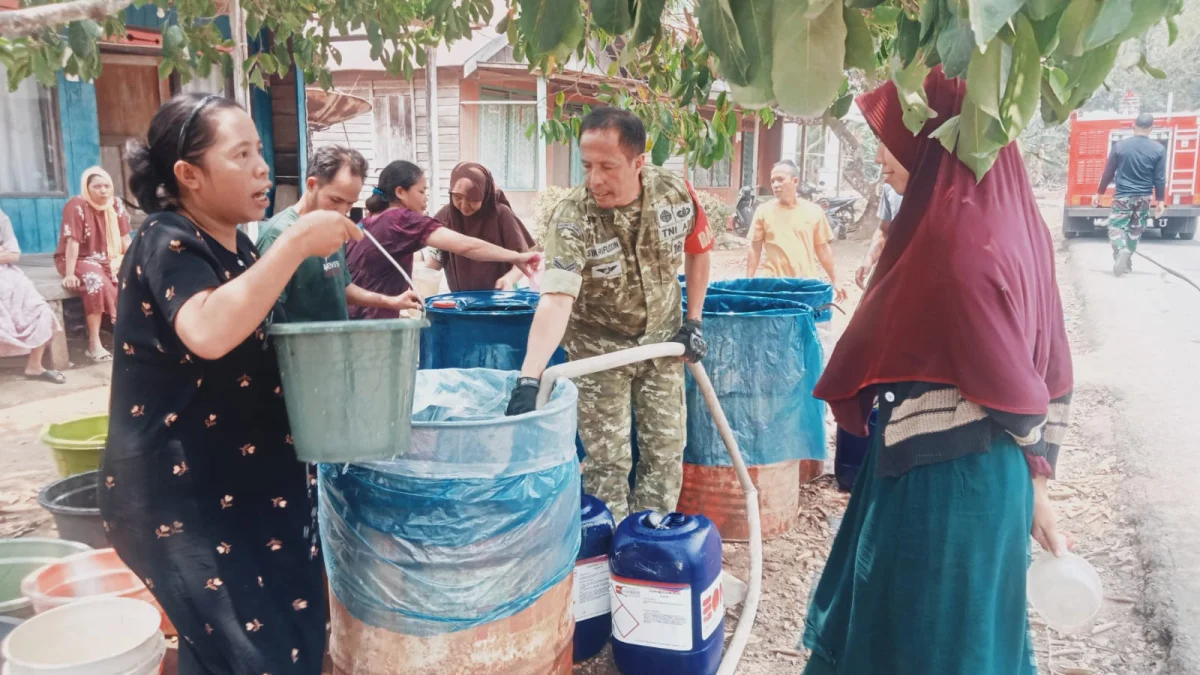 TNI Hadir di Tengah Kesulitan Rakyat, Kodim Tabalong Bantu Warga Walangkir Hadapi Kekeringan