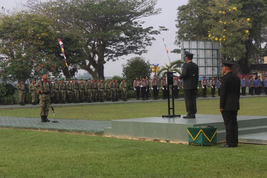 DANDIM 0901/SAMARINDA HADIRI UPACARA HUT KE-81 TNI DI MAKOREM 091/ASN