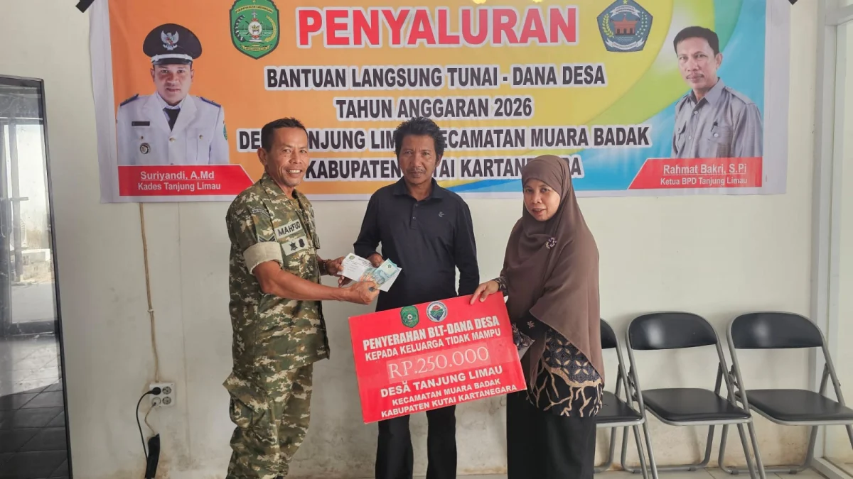 BLT Dana Desa Disalurkan, Babinsa Desa Tanjung Limau Pastikan Tepat Sasaran