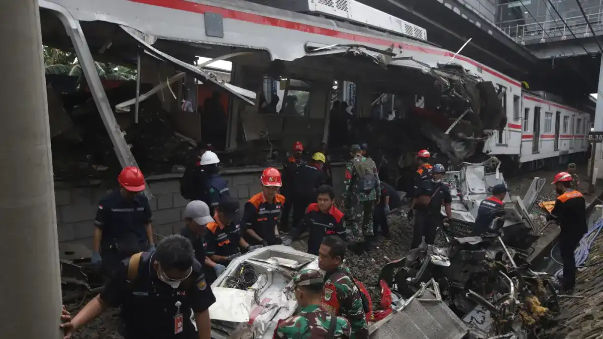 Dampak Kecelakaan Kereta di Bekasi: Penutupan Ratusan Perlintasan