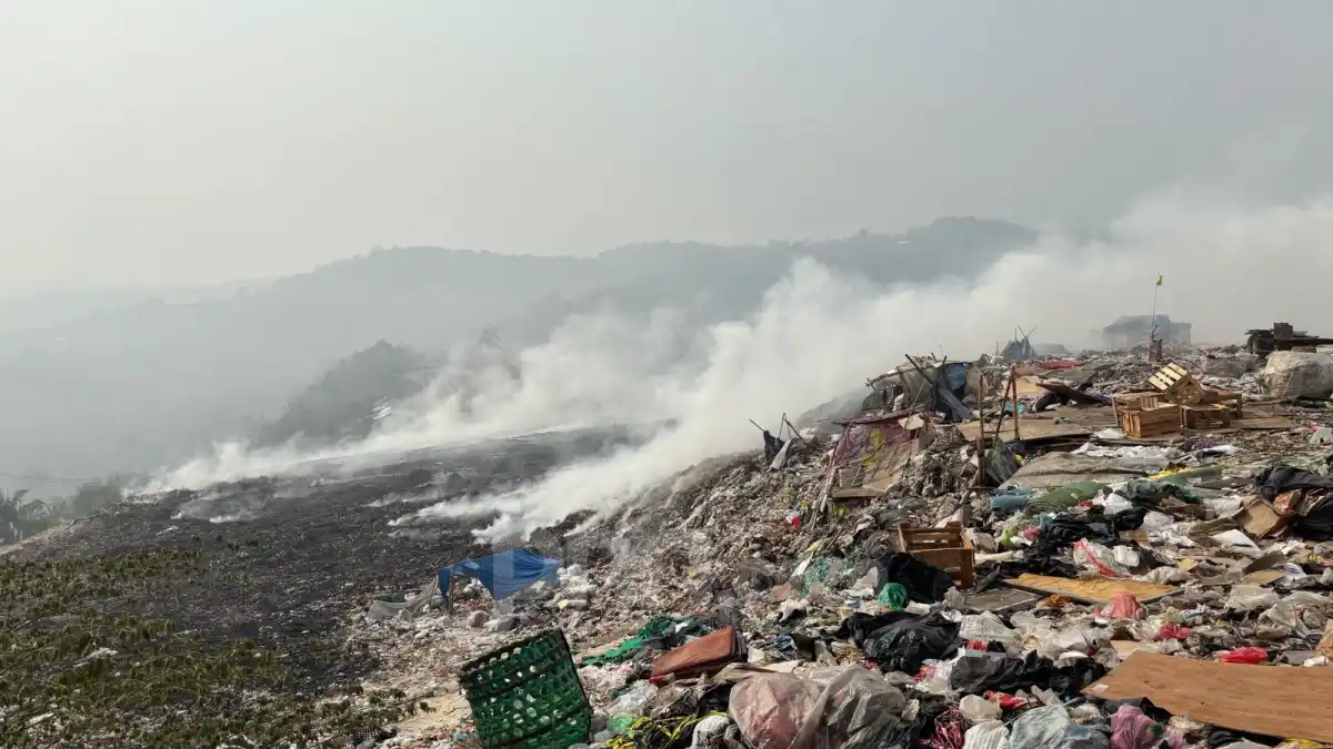 Api TPA Jatibarang Semarang Berangsur Terkendali, Damkar Tetap Siaga