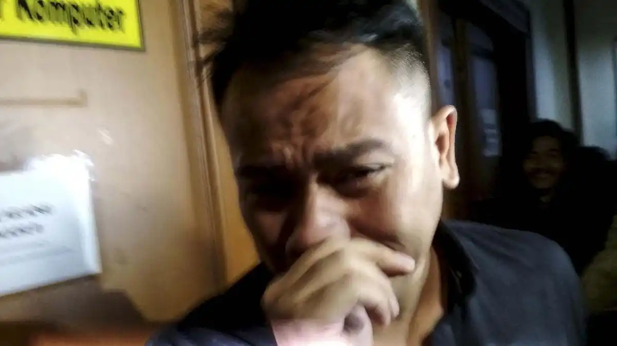 Dede Sunandar Tak Sadarkan Diri di Laga Tinju, Vicky Prasetyo Menangis dan Minta Doa