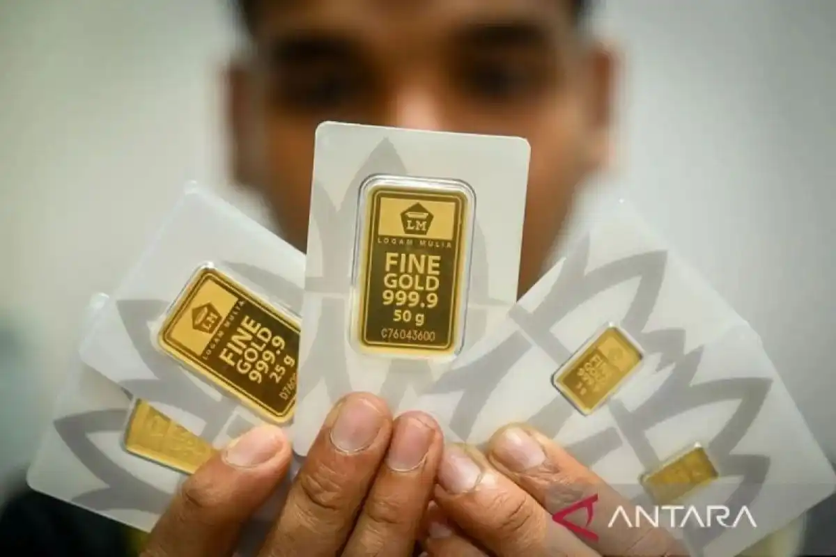 Harga Emas Antam Bertambah Rp6.000 pada Senin Pagi