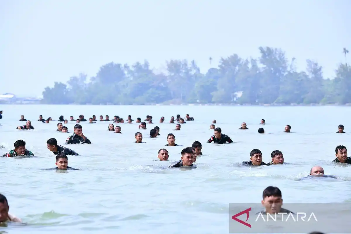 Latihan Lintas Medan Lanud RSA Natuna Menguji Ketahanan dan Kekompakan Personel
