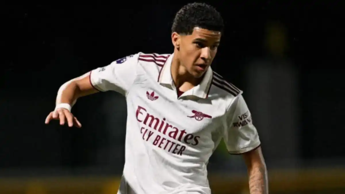 Jersey Calvin Verdonk Picu Sorotan terhadap Demiane Agustien dan Proses Naturalisasi