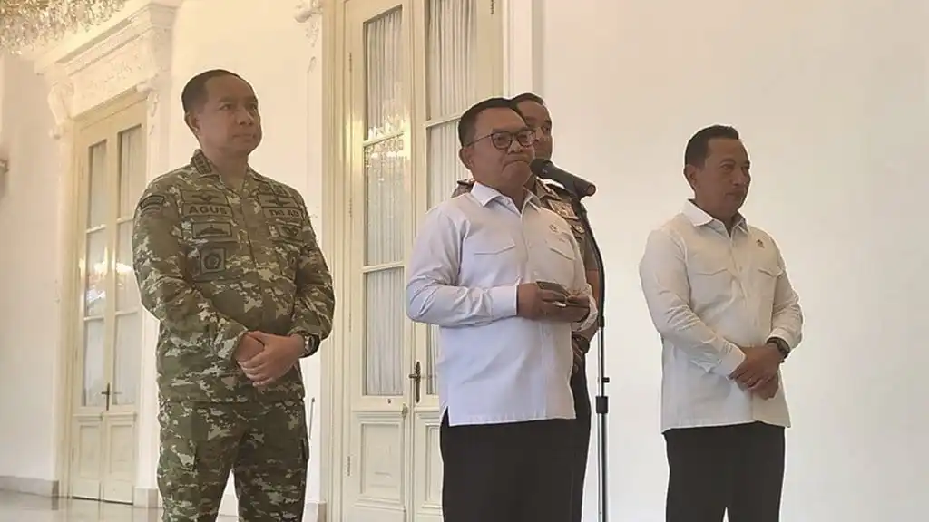 Prabowo Perluas Penanganan Karhutla, Hercules Dikerahkan untuk Operasi Dry Ice