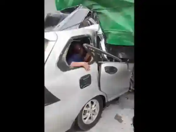Tabrakan Minibus dan Fuso di Tol Terpeka Tewaskan Enam Orang