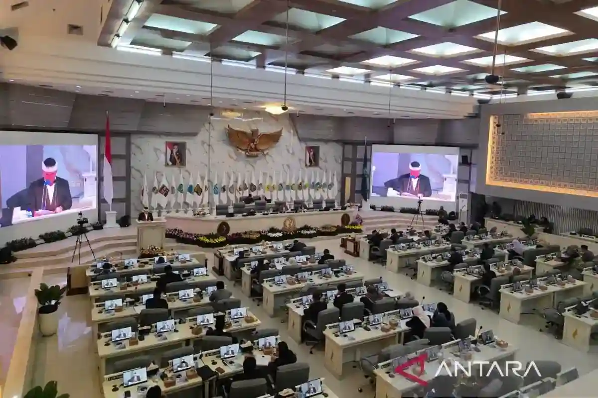 RAPBD 2027 Jabar Proyeksikan Pendapatan Rp29,35 Triliun dan Surplus Rp1,77 Triliun