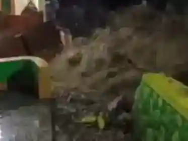 Tembok Sungai Cikalintu Jebol, 34 Rumah di Coblong Terendam Banjir